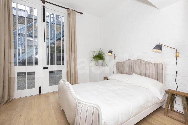 Modern spacious two bedroom urban living with stunning outside space  Marlborough Yard, Archway